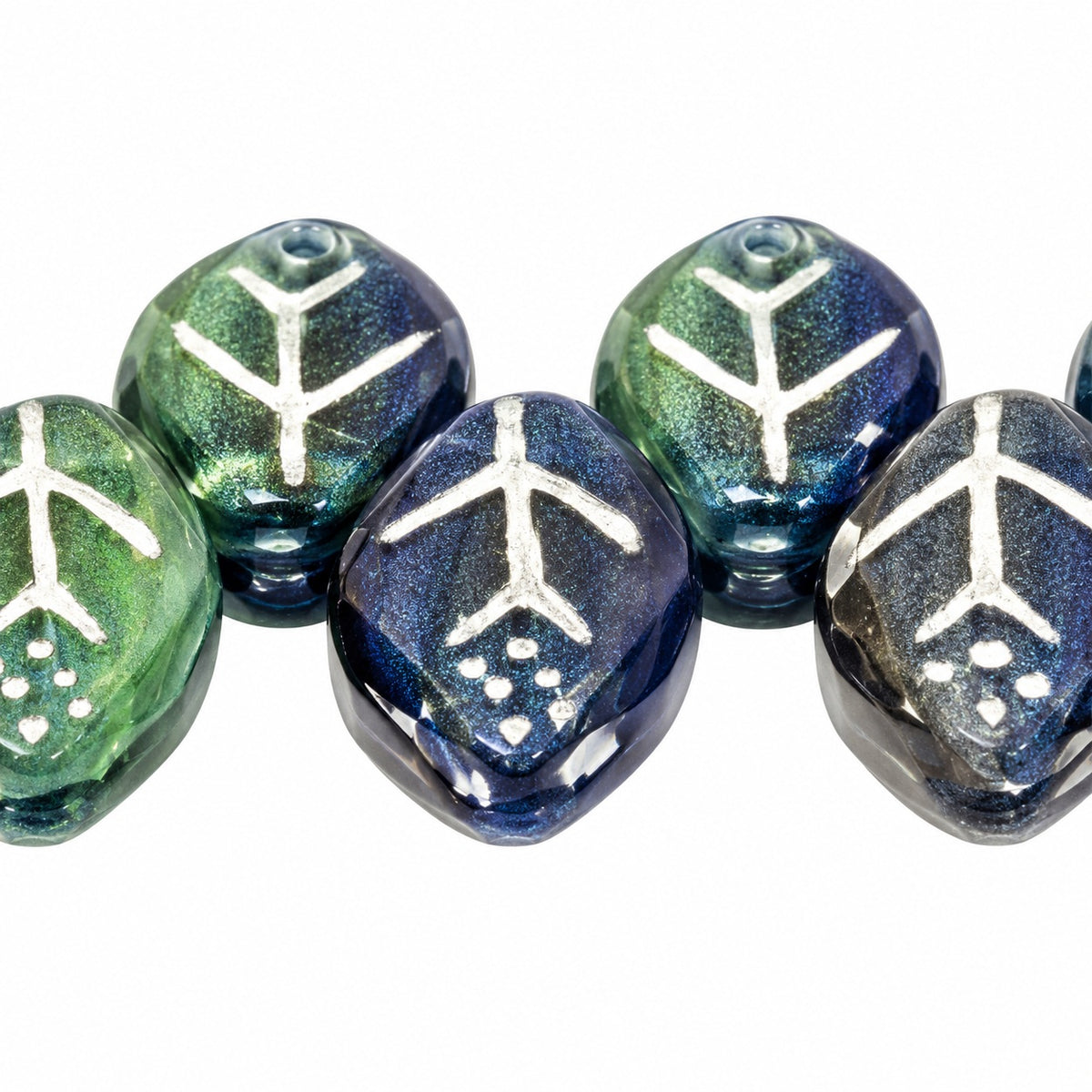 Small Leaf Pressed Beads, X1060 Silver Lined (x1060-54201), Glass, Czech Republic