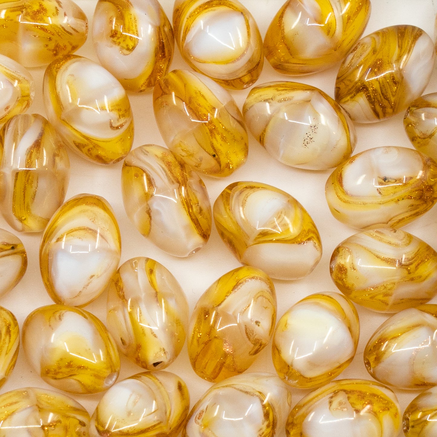 OUTLET 5 grams Oval Lampwork Beads, 12 x 8 mm, Opal White Gold (opal-white-gold), Glass, Czech Republic