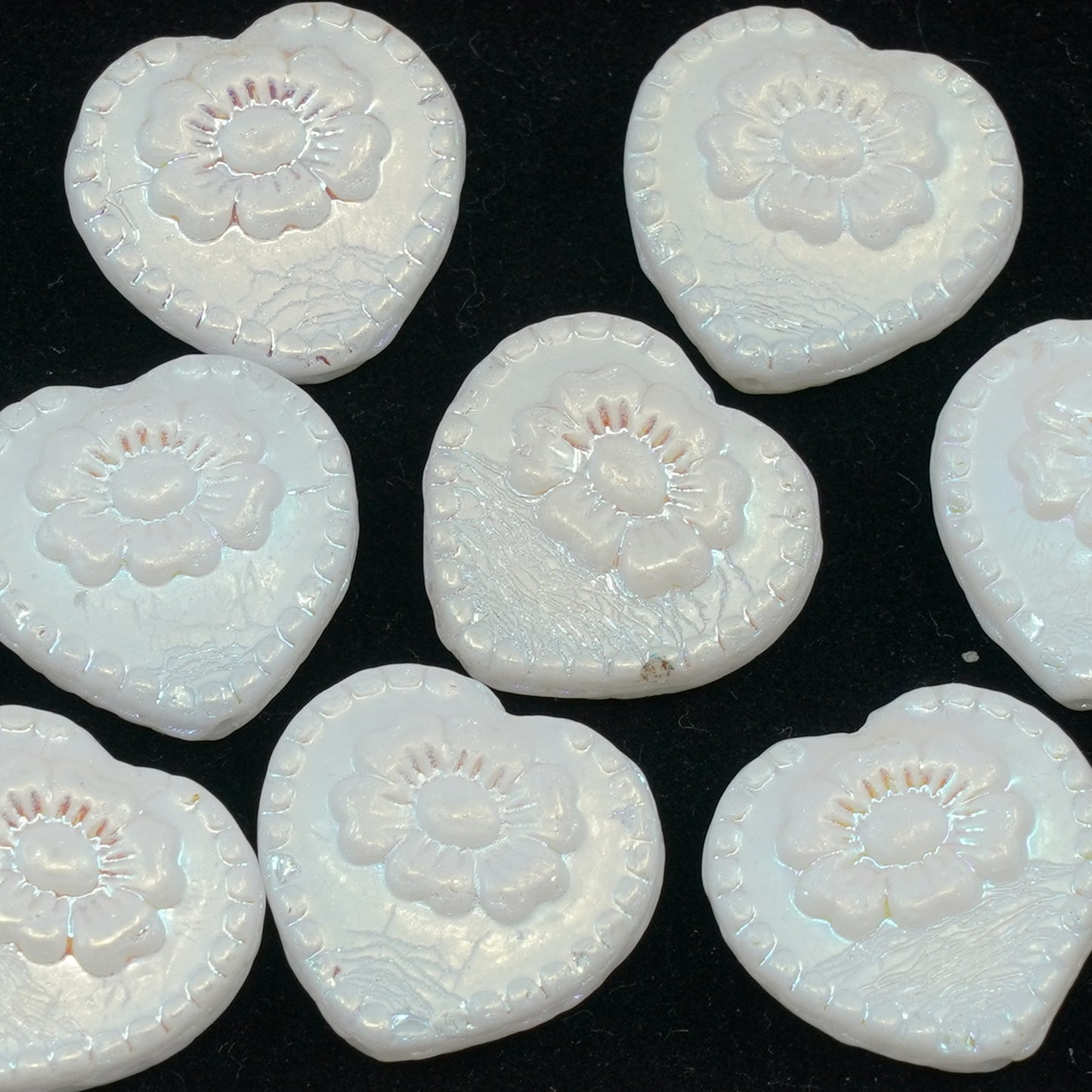 アウトレット 250g/50g ハートビーズ ローズ付き 17 x 17 mm ホワイトAB全面加工 (両面) (02010-28703) ガラス製 チェコ共和国