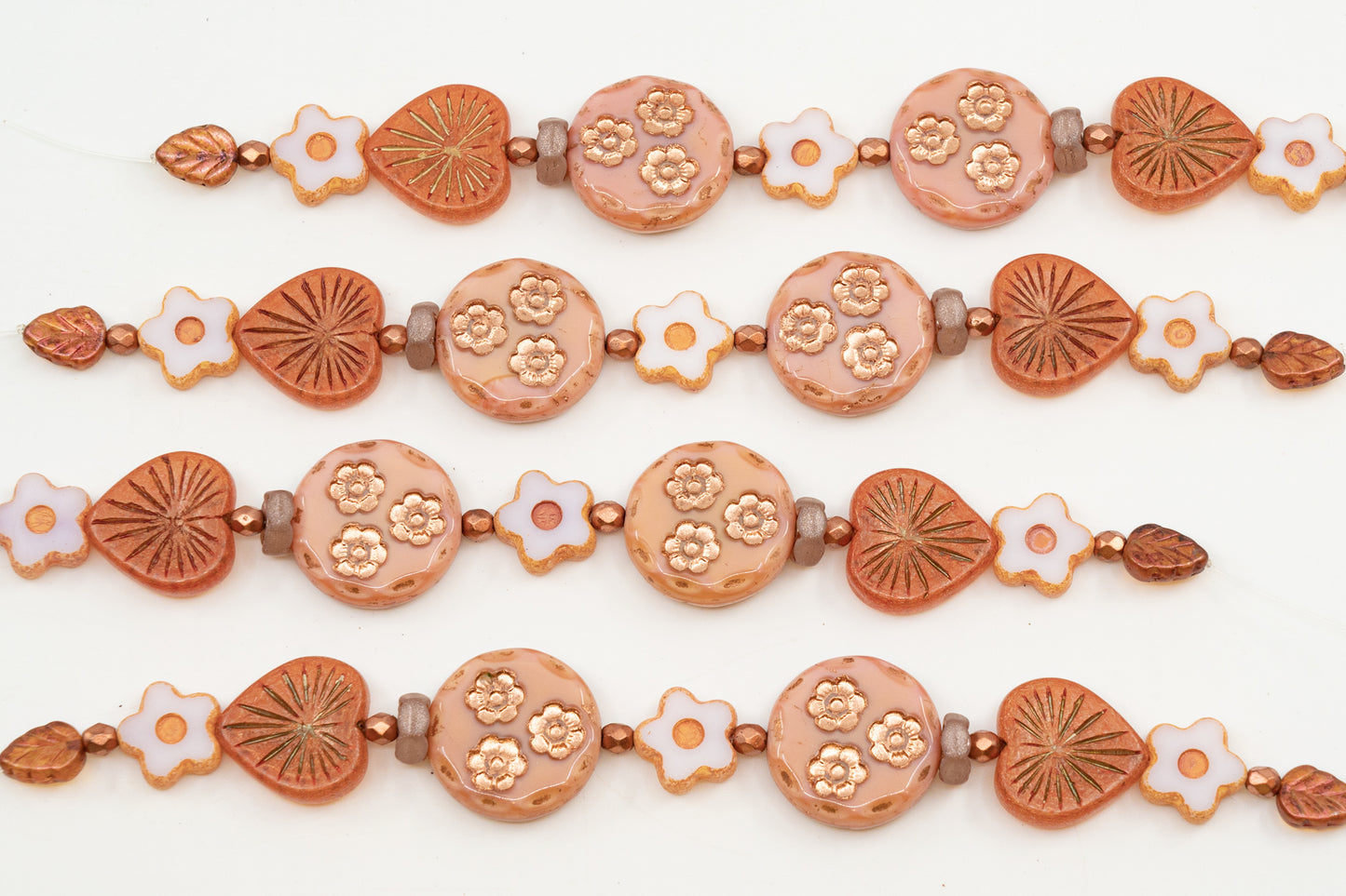 奥特莱斯 1 件串珠混合串铜猕猴桃心