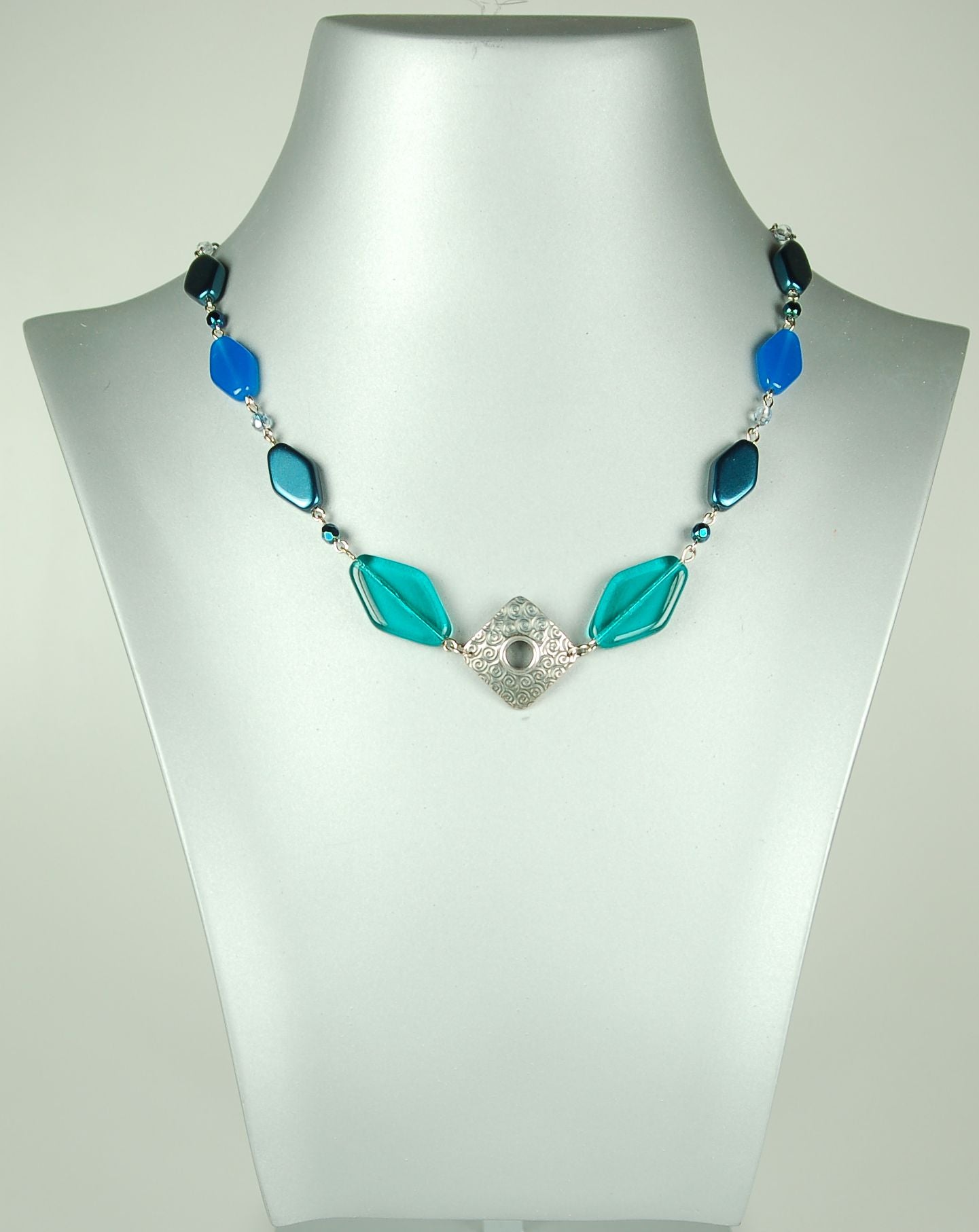 3 pcs Jewelry piece with Czech Glass Beads (OUTLET Vintage)