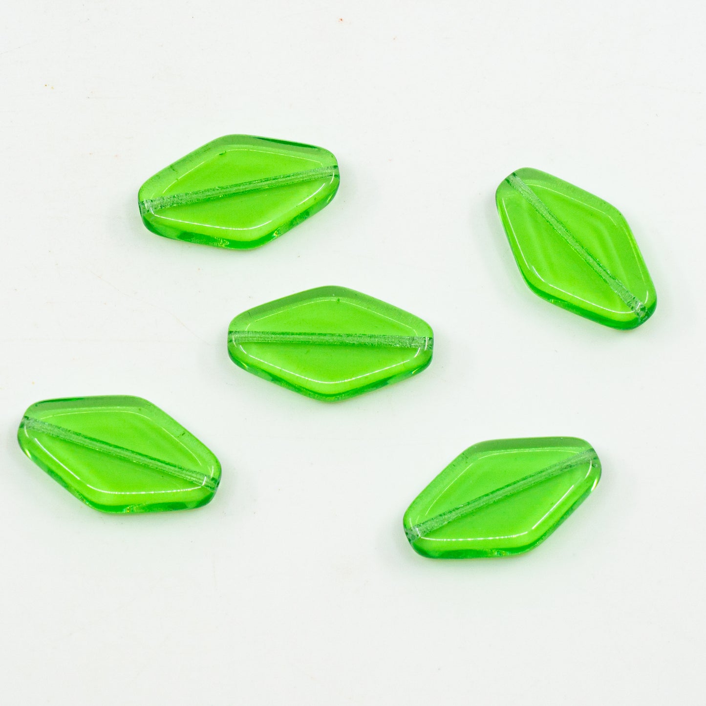 OUTLET 10 克扁平菱形珠，22 x 12 毫米，透明绿色（50100），玻璃，捷克共和国