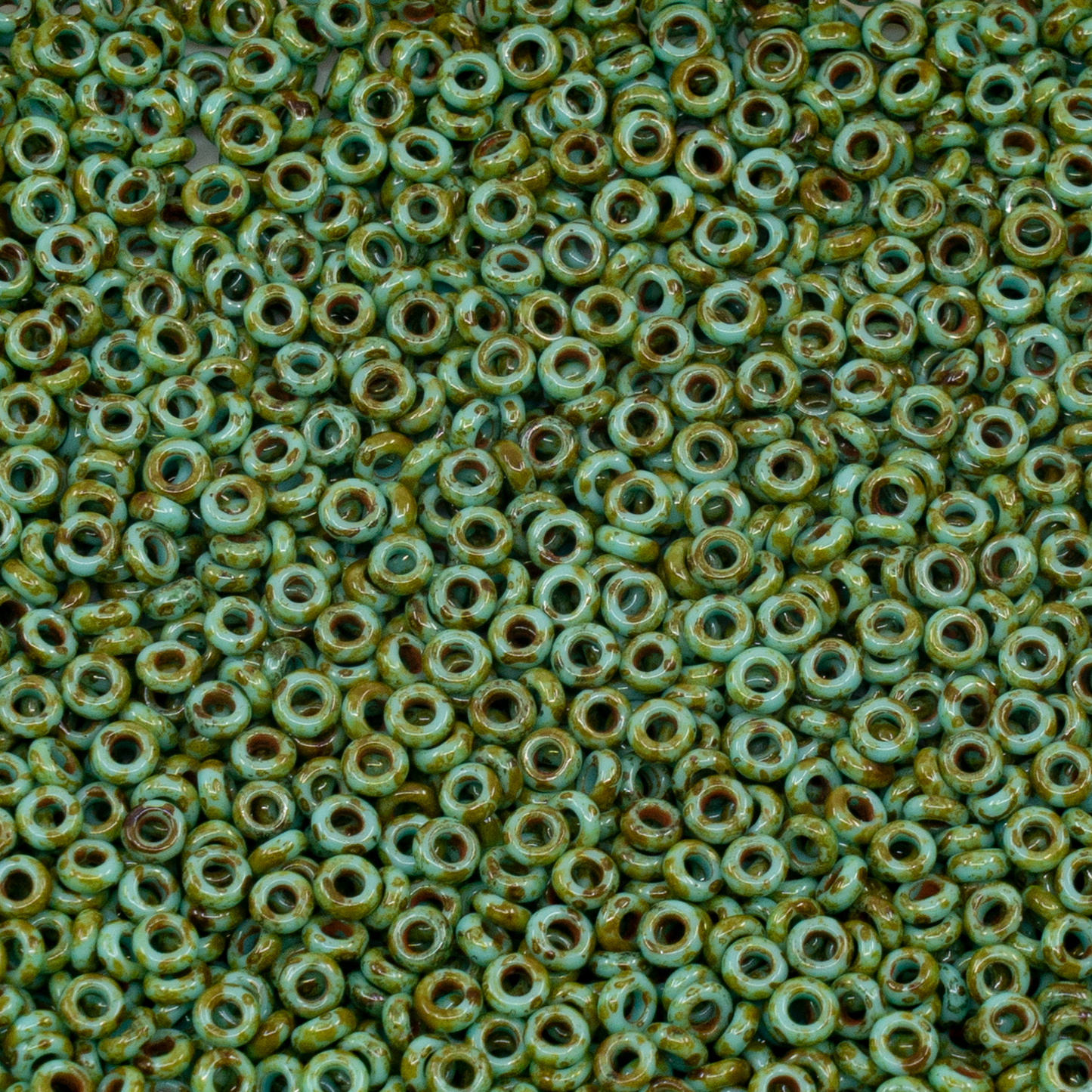 OUTLET 100克 TOHO 珠子半圆珠，8/0，绿松石色洞石 (55-86800)，玻璃，捷克共和国