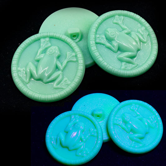 OUTLET 1 pcs Czech Glass Handmade Button, s16, Green Uranium Frog, Glass, Czech Republic