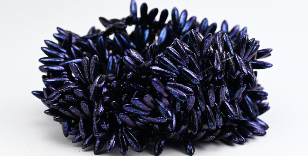 OUTLET 10 grams Dagger Beads, 3 x 11 mm, Black Blue Iridiscent (23980-86966), Glass, Czech Republic