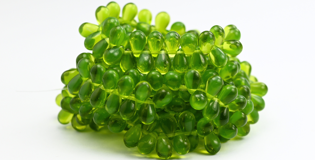 ペアドロッププレスガラスビーズ、オパールグリーン（5101050220）、ガラス、チェコ共和国