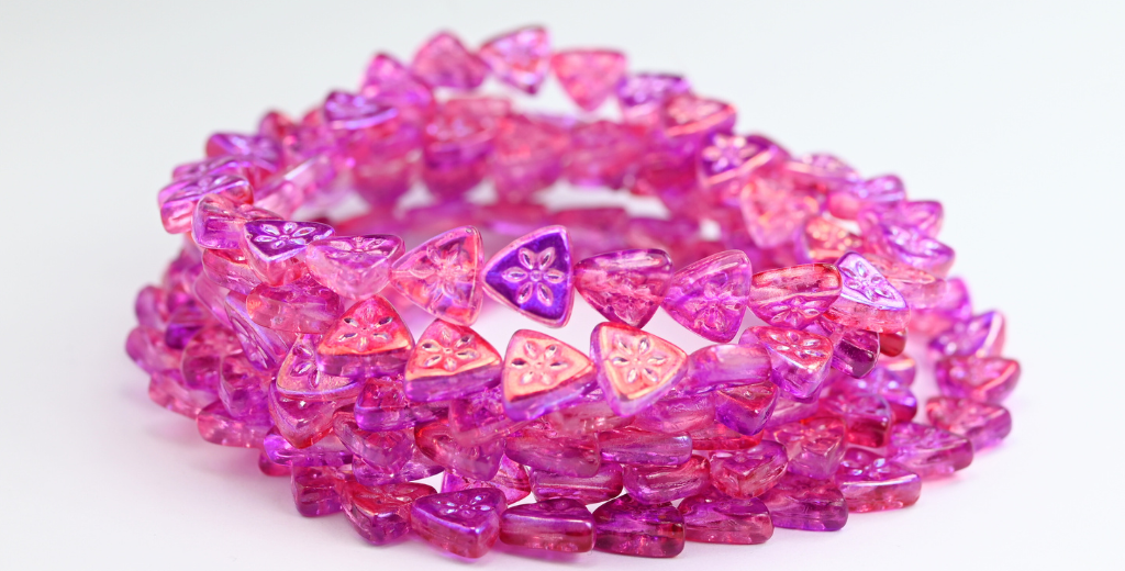 三角形のフラットウィットフラワープレスガラスビーズ、クリスタルグロッシーレッドピンク（00030-48120）、ガラス、チェコ共和国