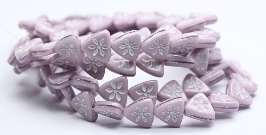 三角形扁平花形压制玻璃珠，丝绸薰衣草白色内衬 (24010-46401)，玻璃，捷克共和国