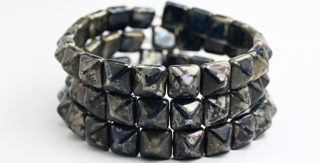 スクエアピラミッドビーズ、1312 ブラック 43 B (2H-1312-23980-43-B)、ガラス、チェコ共和国 ~ STRANDED