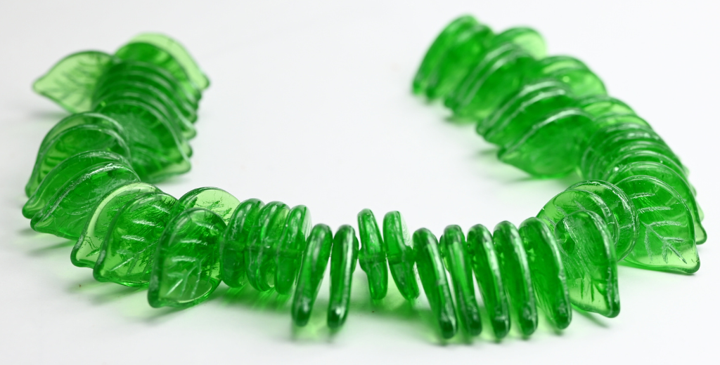 叶压玻璃珠，透明绿绿内衬（50200-54322），玻璃，捷克共和国