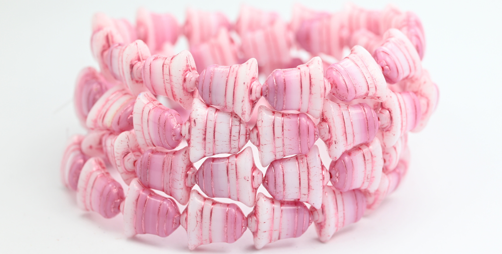 奥特莱斯 10克扁平铃珠，不透明粉色内衬（740102010-54321），玻璃，捷克共和国