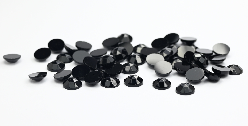 ラウンドフラットバックキャブ、ジェット（JET）、ガラス、チェコ共和国〜立ち往生