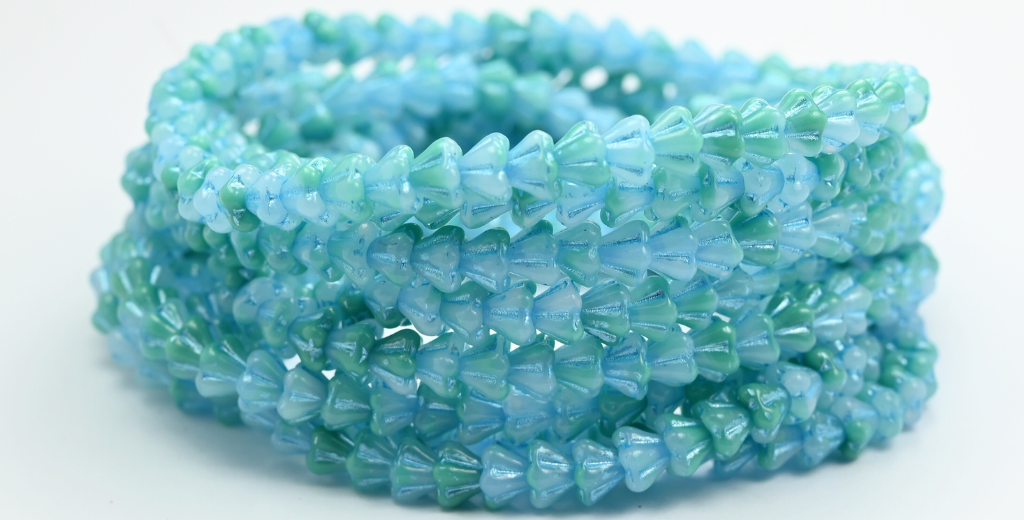 ベルフラワープレスガラスビーズ、ミックスカラーグリーンブルーライン（MIX-GREEN-54323）、ガラス、チェコ共和国〜STRANDED