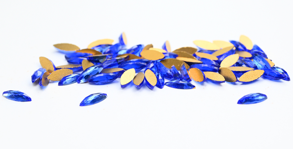 Navette Flat Back Cabs, Saphire (SAPHIRE), Glass, Czech Republic ~ STRANDED