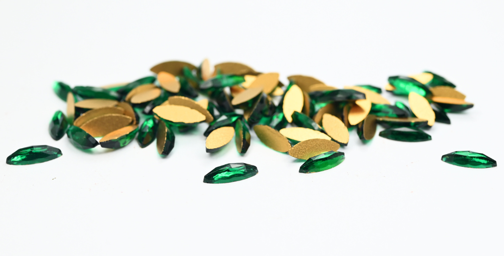 Navette Flat Back Cabs, Emerald (EMERALD), Glass, Czech Republic ~ STRANDED