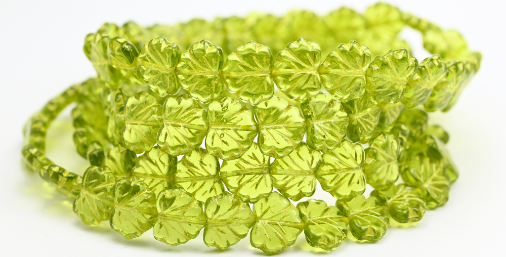 メープルリーフビーズ、透明グリーン 54320 (50200-54320)、ガラス、チェコ共和国 ~ STRANDED