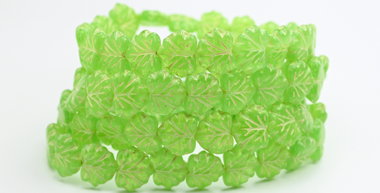 枫叶珠，蛋白石绿米色内衬（51010-54311），玻璃，捷克共和国 ~ 串珠