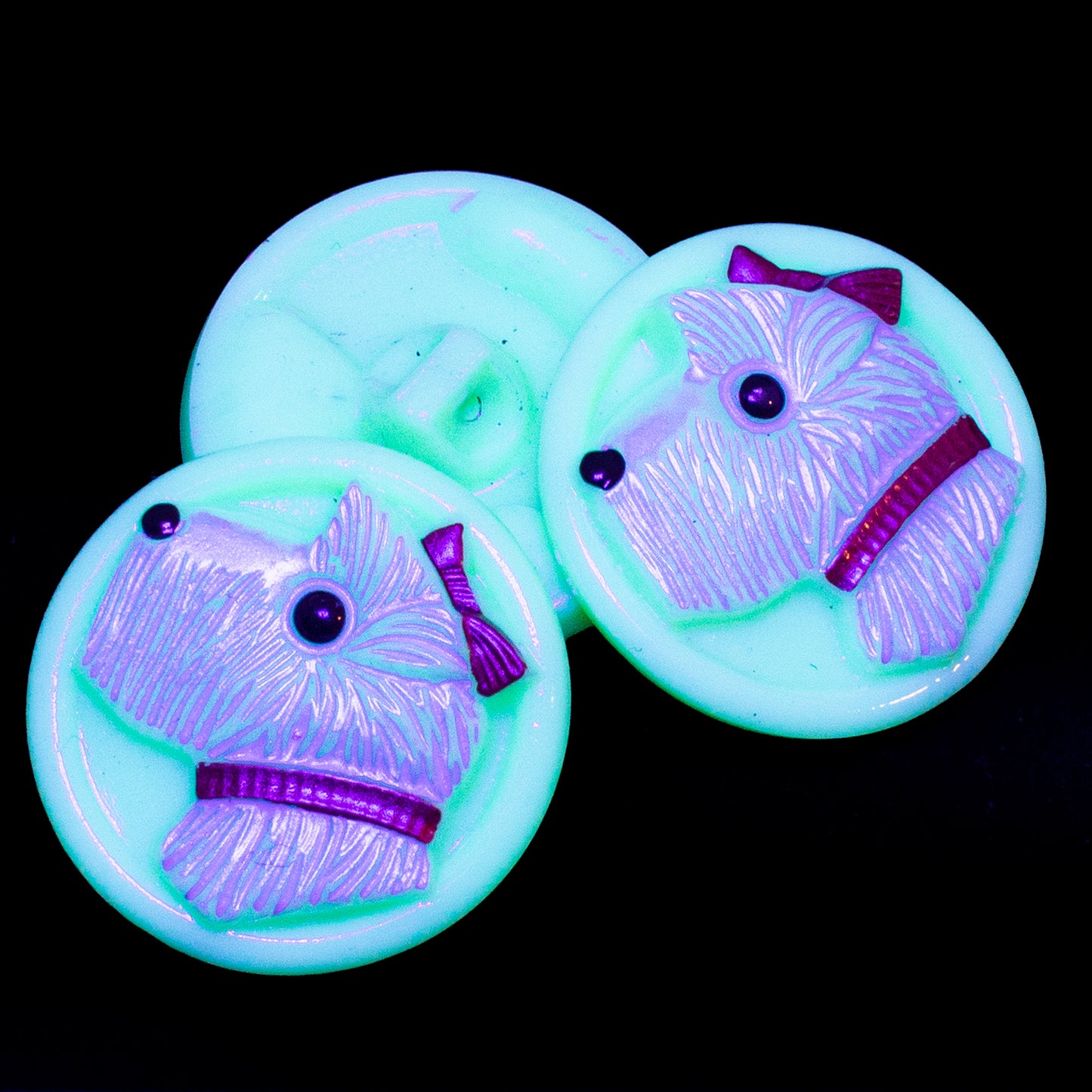 OUTLET 1 pcs Czech Glass Handmade Button, Size 10 (22.5 mm), 17 Green Glass Red Design (), Glass, Czech Republic