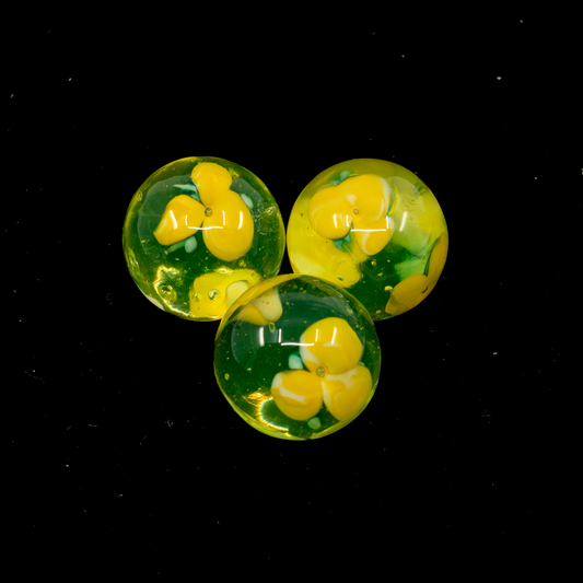 1 颗无孔铀圆形玻璃球（16 毫米/20 毫米/25 毫米），玻璃材质，捷克共和国