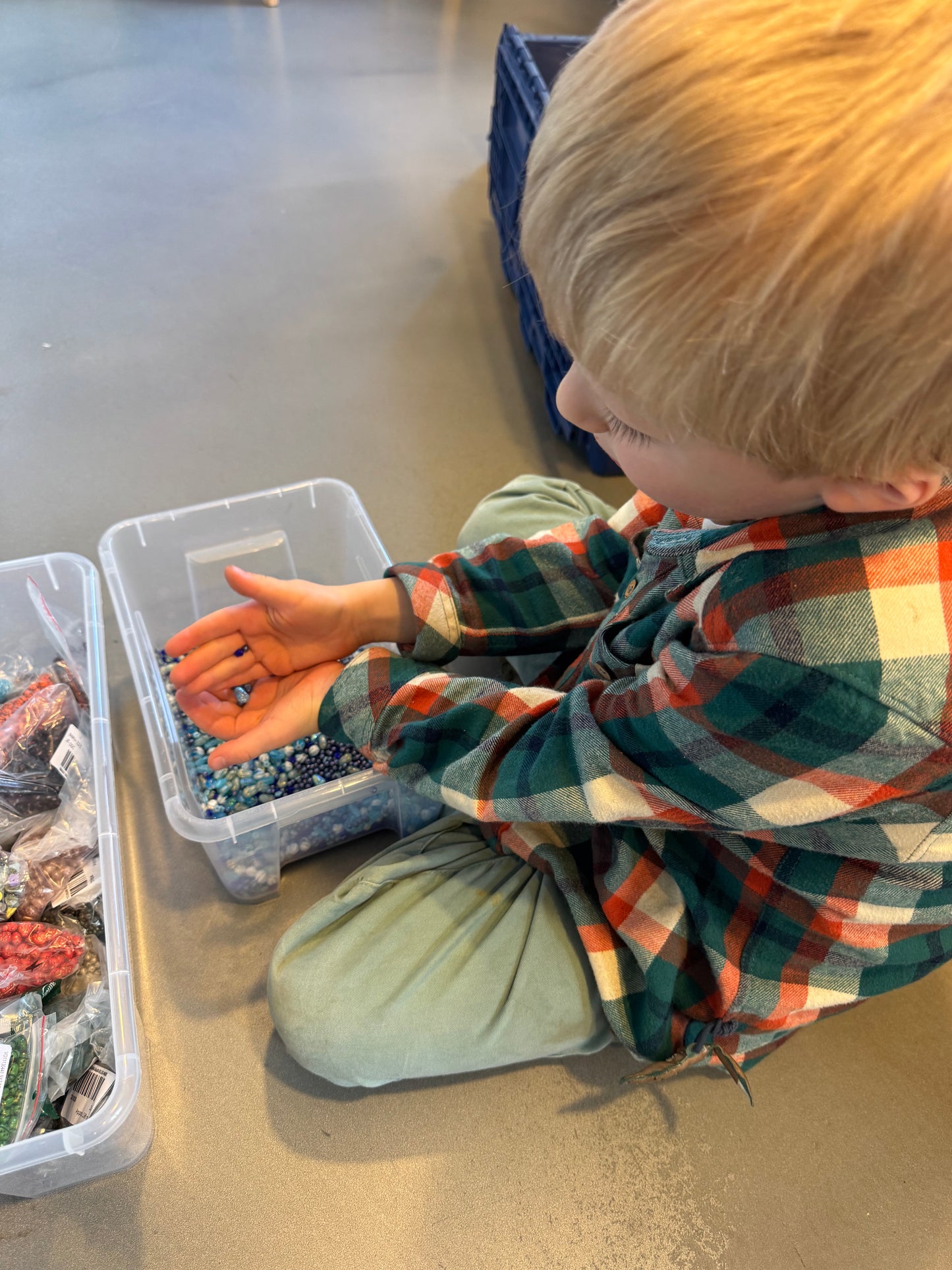 OUTLET 10 grams Glass Bead Mix By Kids, size mix, Red Forget Me Not (), Glass, Czech Republic