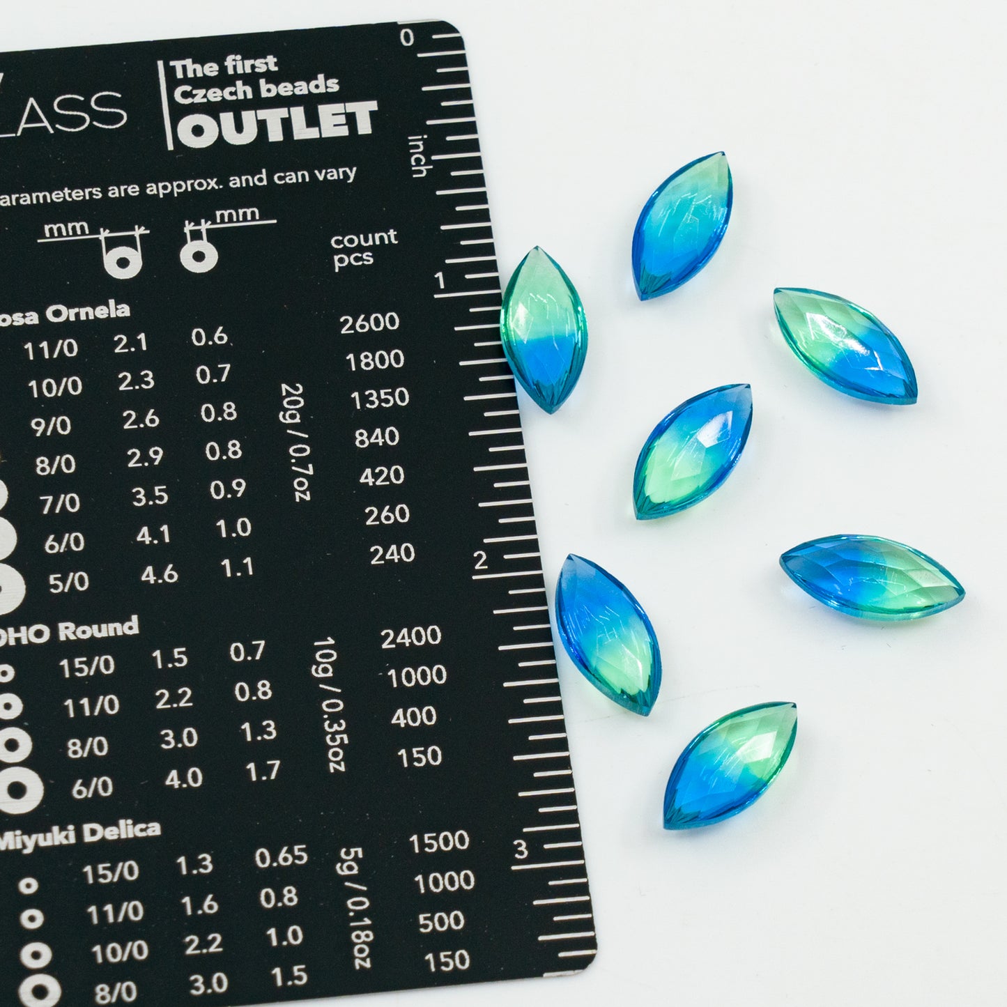 Navette Cabochons 尖底水晶玻璃石，双色绿蓝 (bi-2)，捷克共和国