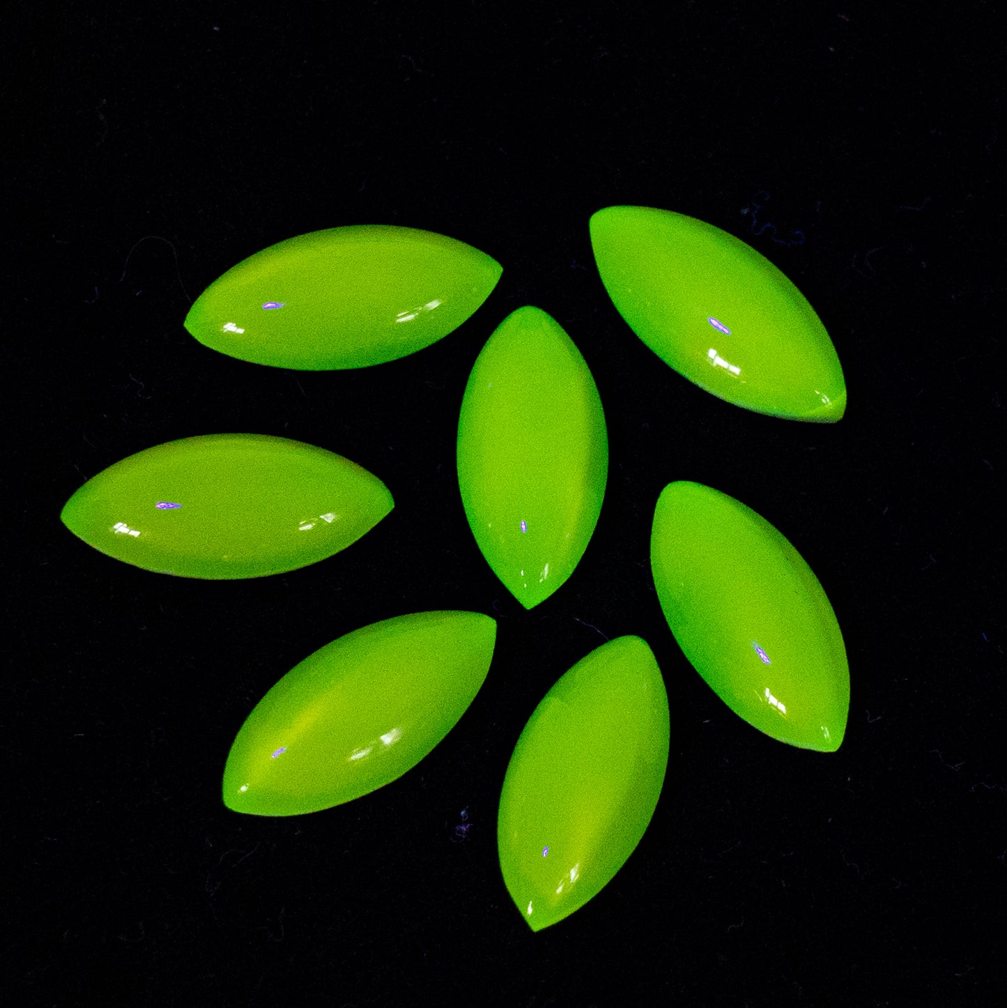 Navette Cabochons 平底水晶玻璃石，浅绿色（69130），捷克共和国