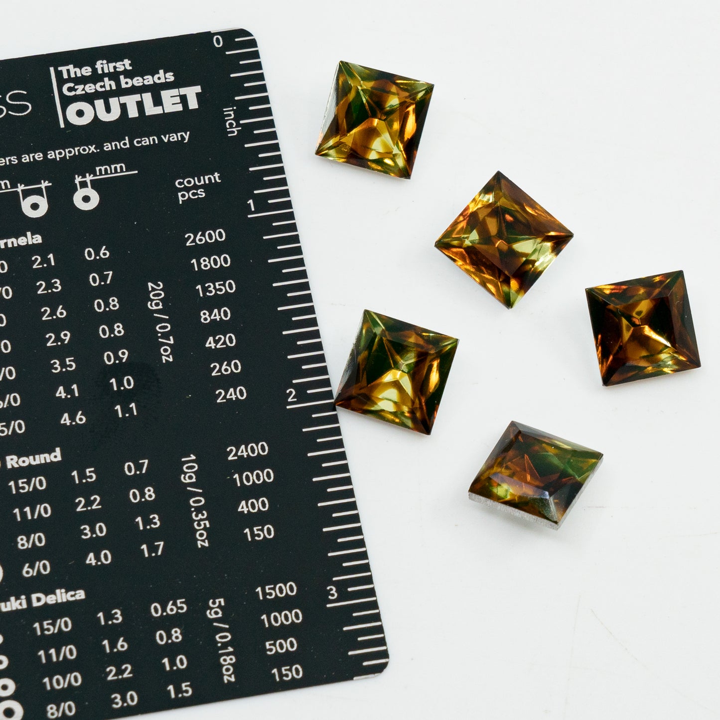 スクエアファセットポイントバック（ダブレット）クリスタルガラスストーン、イエロートパーズツイスト（80130-10122）、チェコ共和国