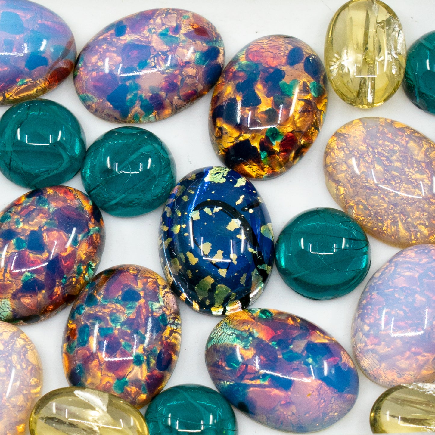 OUTLET 10 grams Vinatge Cabochon Mix, Mixed Glass, Glass, Czech Republic