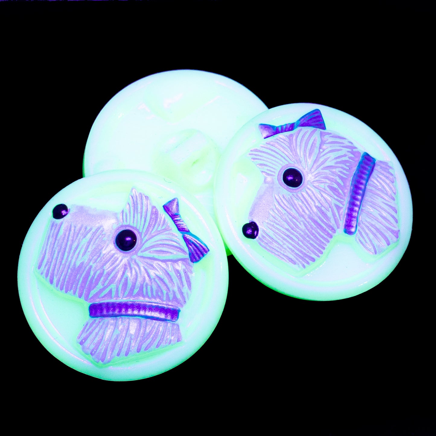 OUTLET 1 pcs Czech Glass Handmade Button, Size 10 (22.5 mm), 18 White Glass Blue Design (), Glass, Czech Republic