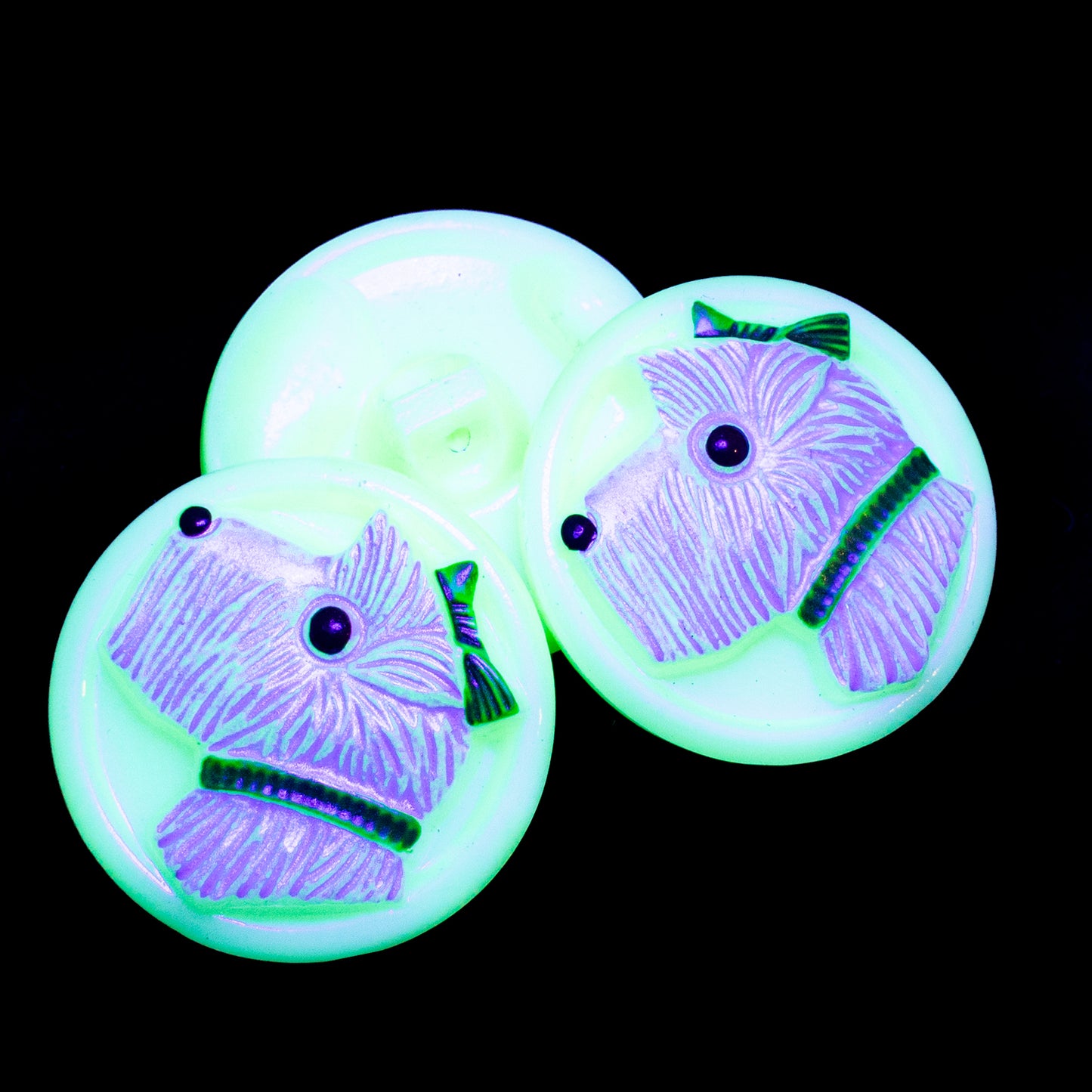 OUTLET 1 pcs Czech Glass Handmade Button, Size 10 (22.5 mm), 18 White Glass Green Design (), Glass, Czech Republic