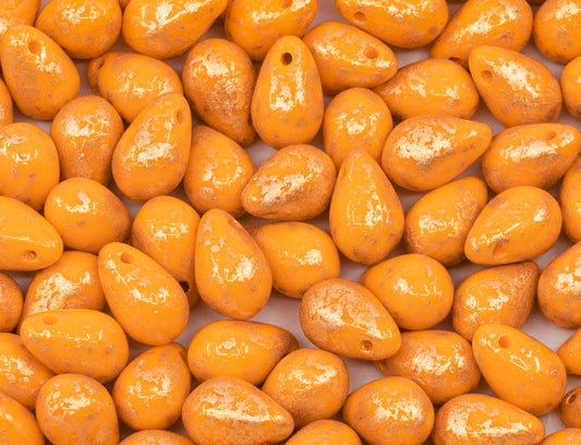 Tropfenförmige tschechische Glasperlen, undurchsichtiges Orange mit goldenen Spritzern