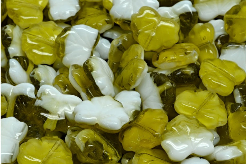 メープルリーフビーズ、白透明緑（02010-50316）、ガラス、チェコ共和国