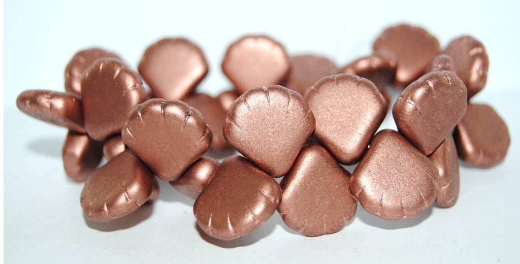 Scallop Seashell Pressed Glass Beads, 1780 (1780), Glass, Czech Republic