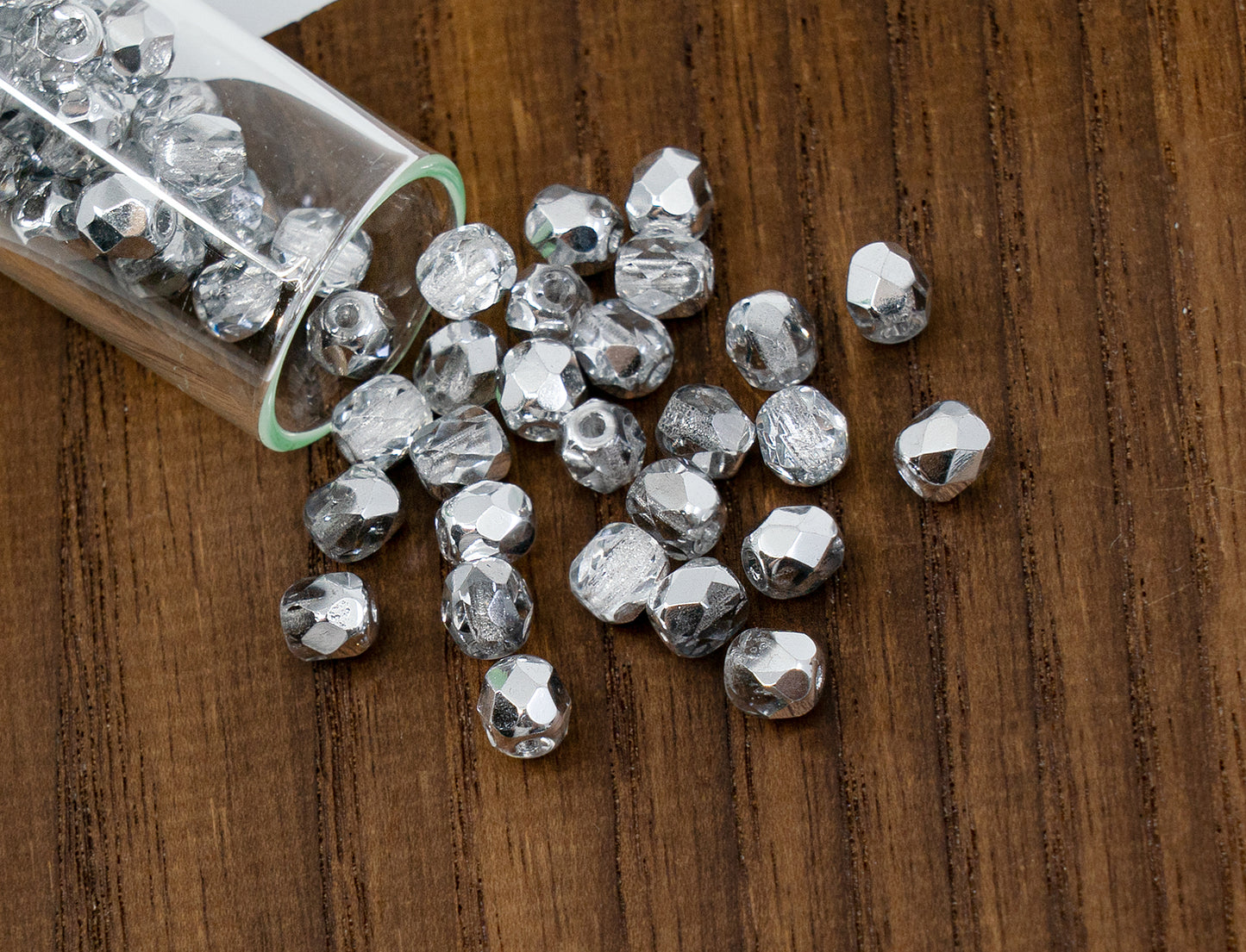 Facettierte feuerpolierte gepresste tschechische Glasperlen, Crystal Silver Aluminium Labrador 00030-27001