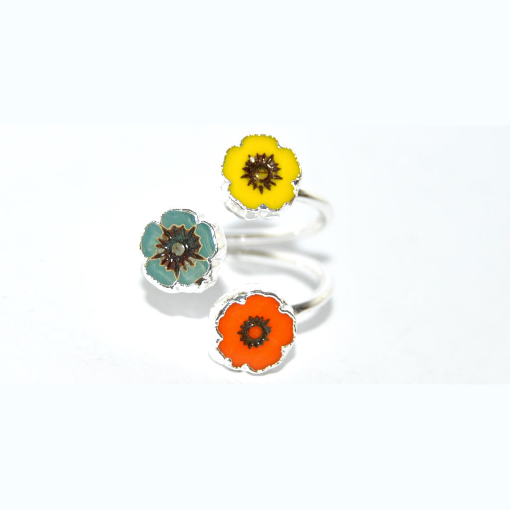 Adjustable Ring with Polished Czech Glass Bead, Hawaiian Flower 8 mm (G-35-CH)