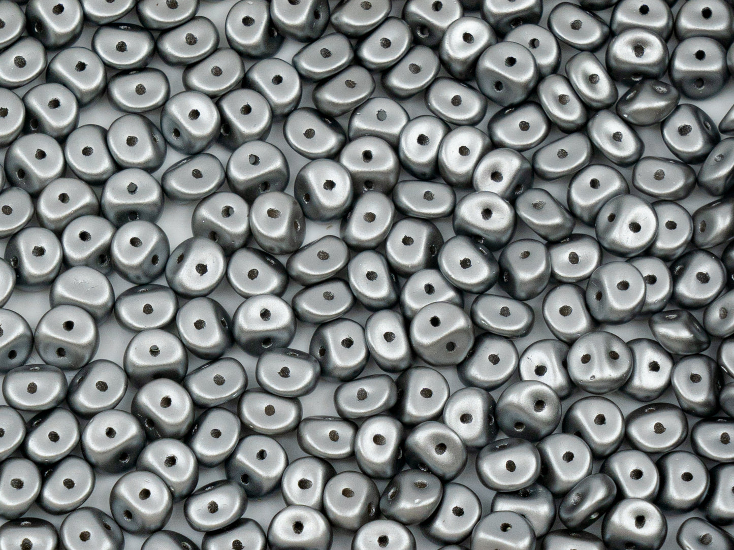 Es-o 2-hole round beads (like SuperDuo) Pastel Silver Gray (25028), Glass, Czech Republic