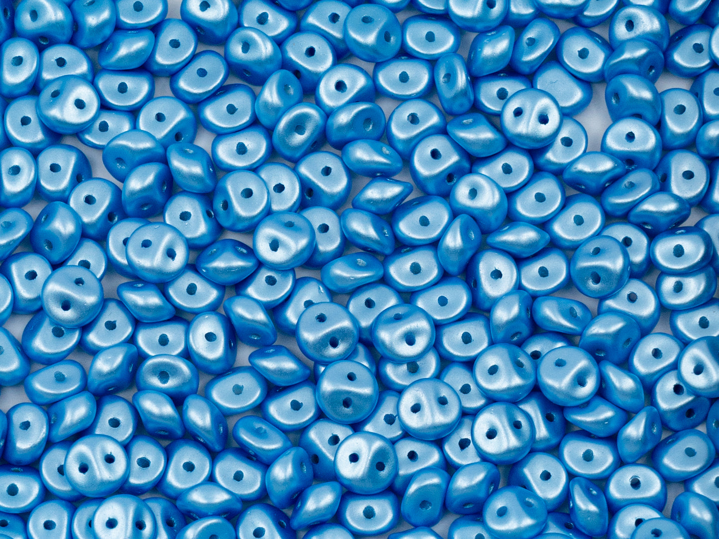 Es-o 2-hole round beads (like SuperDuo) Pastel Blue (25020), Glass, Czech Republic