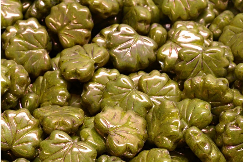 メープルリーフビーズ、53429 パープル (53429-15726)、ガラス、チェコ共和国