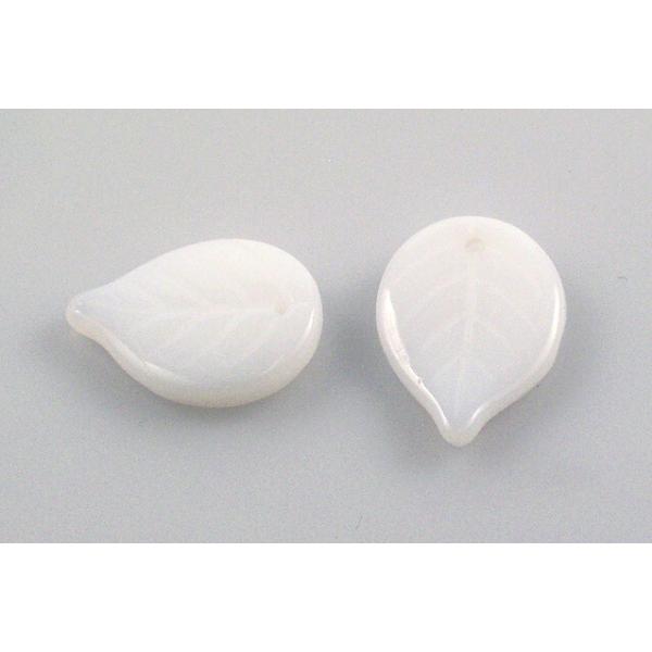 Apple Leaf Beads 18 x 13 mm, Chalk White (3000), Bohemia Crystal Glass, Czechia 11100076