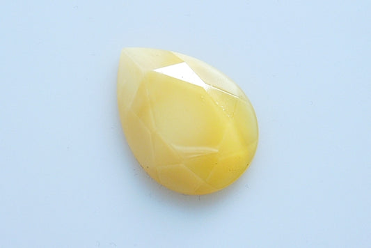 Crystal Glass Gemstone Drop 25 x 18 mm, Beige (84000), Bohemia Crystal Glass, Czechia 2230